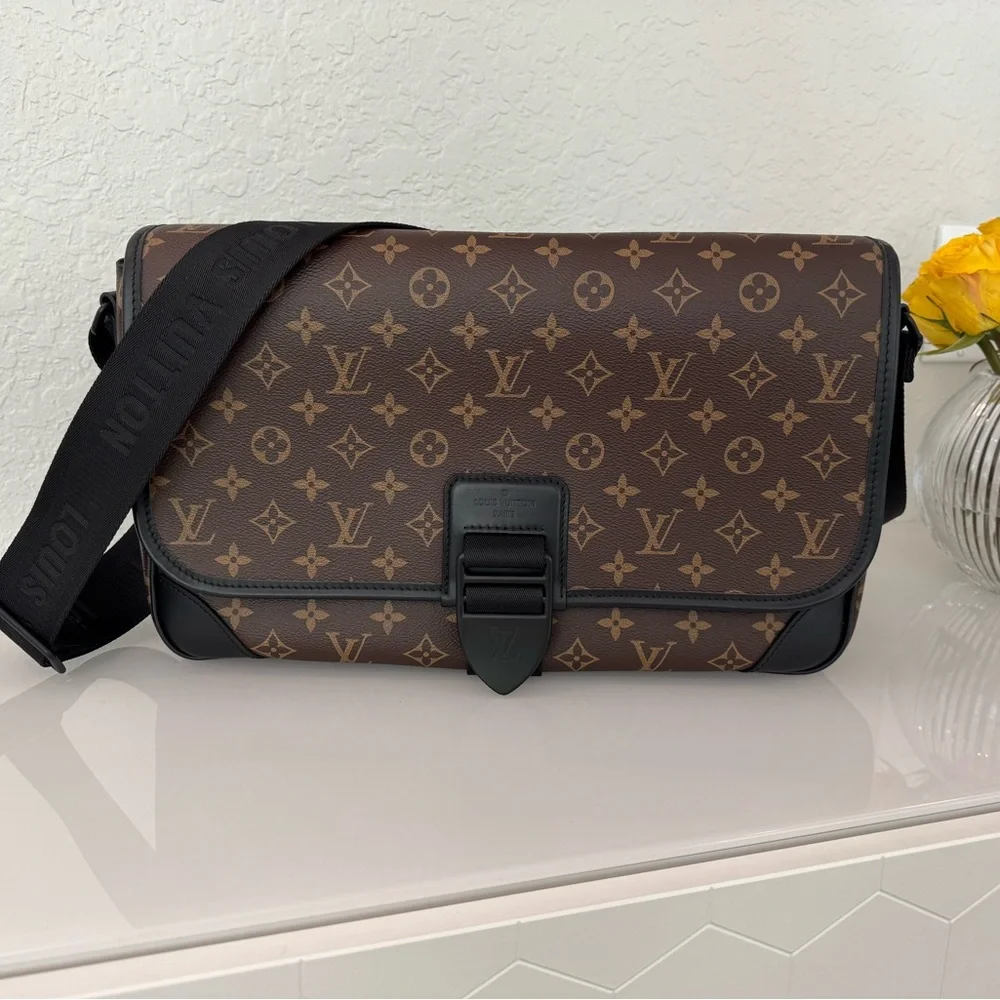 Louis Vuitton Monogram Messenger Bag in Brown and Black - Picture 2 of 16